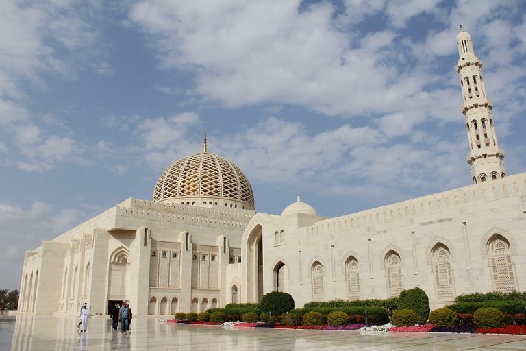 sultan-qaboos-grand-mosque